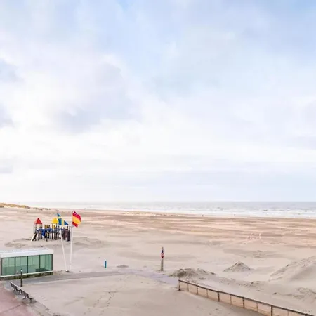 By The Sea In Belgium With Access Appartement