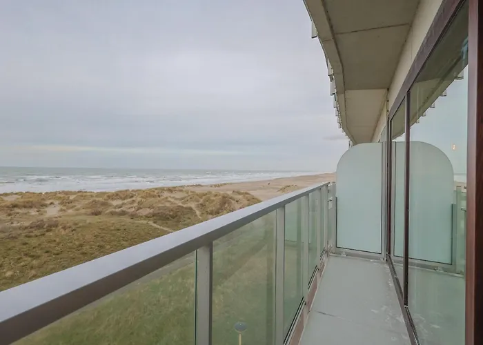 By The Sea In Belgium With Access Appartamento